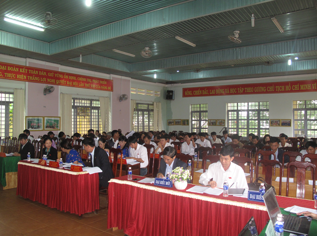 HĐND xã EaTam tổ chức kỳ họp thứ 4, nhiệm kỳ 2016 - 2021